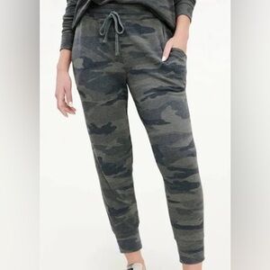 Splendid Camo Jogger Sweatpants